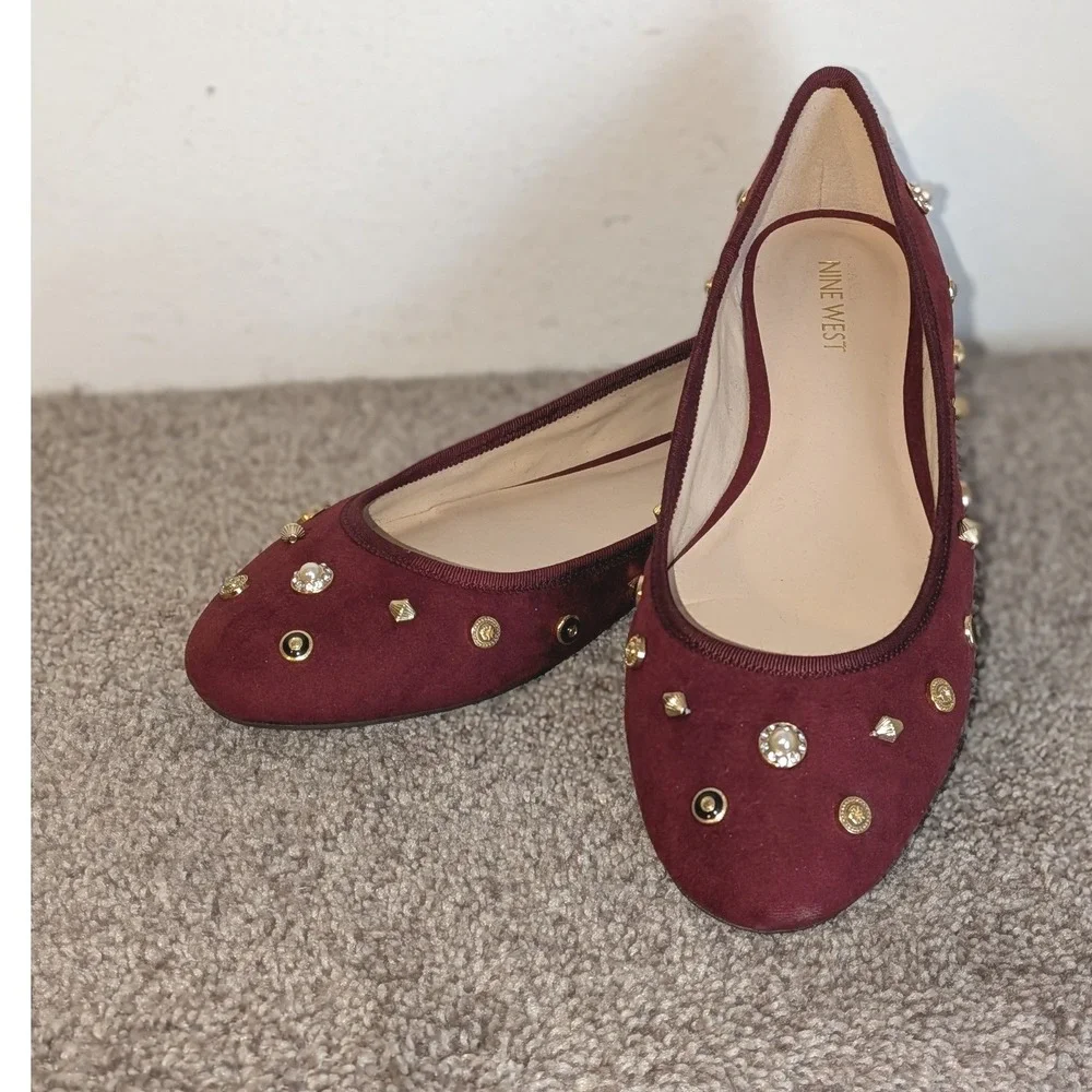 Nine West Morton Burgundy Studded Pearl Embellished Ballet Flats Womens 8.5M NEW
